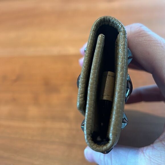 Jimmy Choo Neptune Star Studs Key Case Holder in Brown Leather - Picture 4 of 10